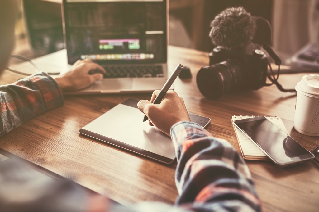 5 Videography Classes to Boost Your Skills in 2022 EditionsPhotoArt