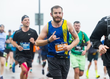  250 Edinburgh Marathon Stock Pictures, Editorial Images and Stock Illustration 