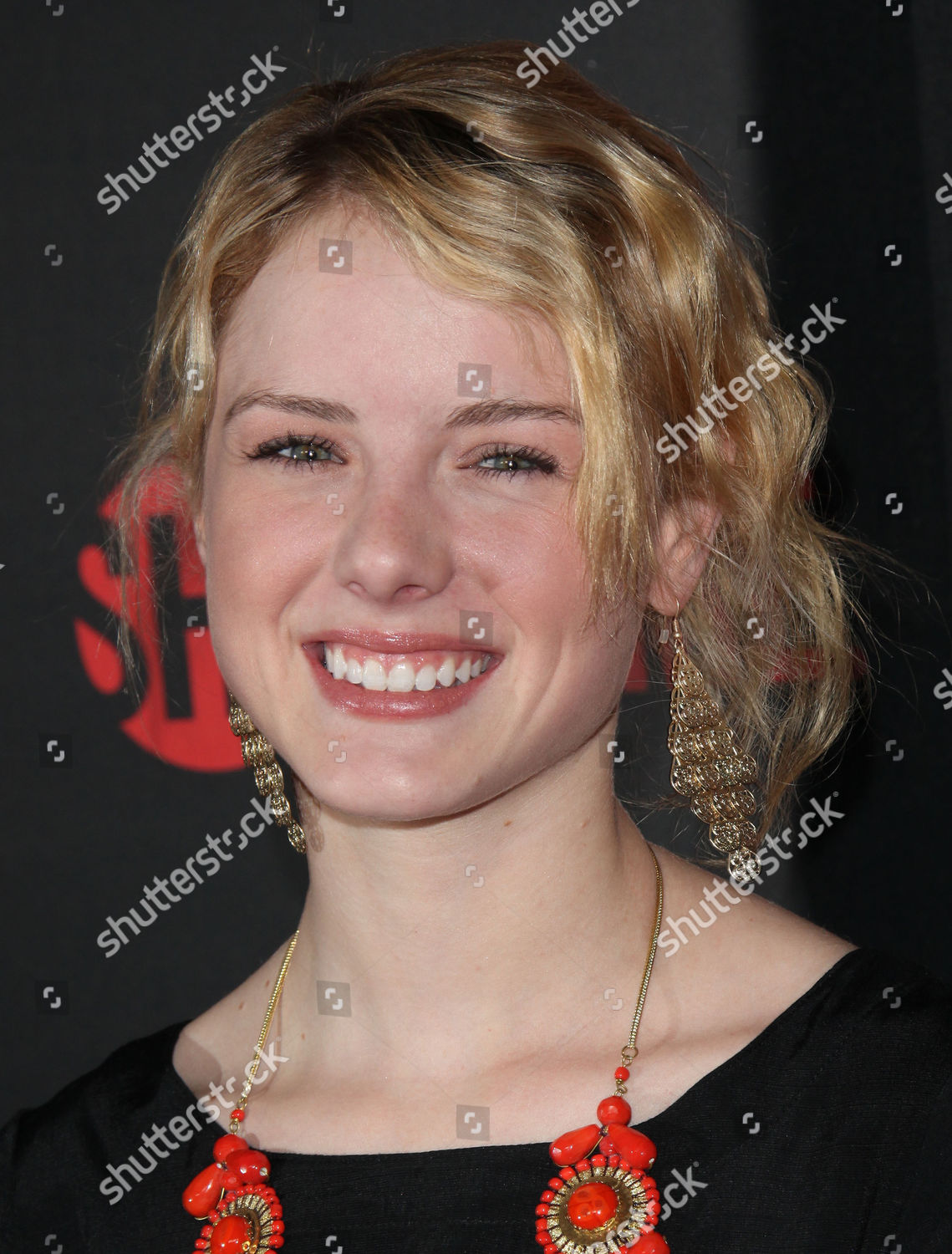 Opa qolga aka sorish Dik Smolensk juftliklari jinsiy aloqada bolishni qidirmoqda