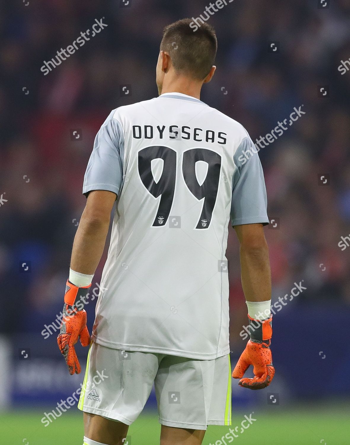 Qizning külotni hidlayotganini tomosha qiling