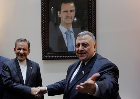 Uxlayotgan nabirasining mushukini yalayotgan boboning porno videolarini tomosha qiling