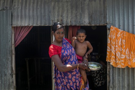 Әйелдерге арналған колготкидегі жігіт порно