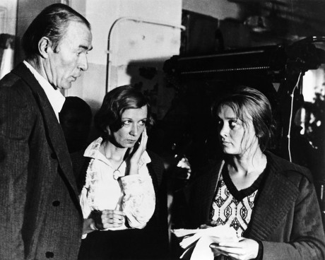 Qiz avtobusda siltanib ketdi Toliq yalangoch fotosuratlar