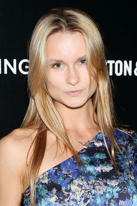 Tabiatdagi ayolning porno fotosurati