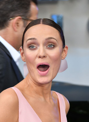 Yalangoch sotuvchi ayolning surati Erika Adeevaning 2-uydagi minut videosi