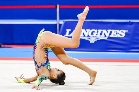 Yosh qizning keksa ayollarga jinsiy aloqa orgatayotgani porno video