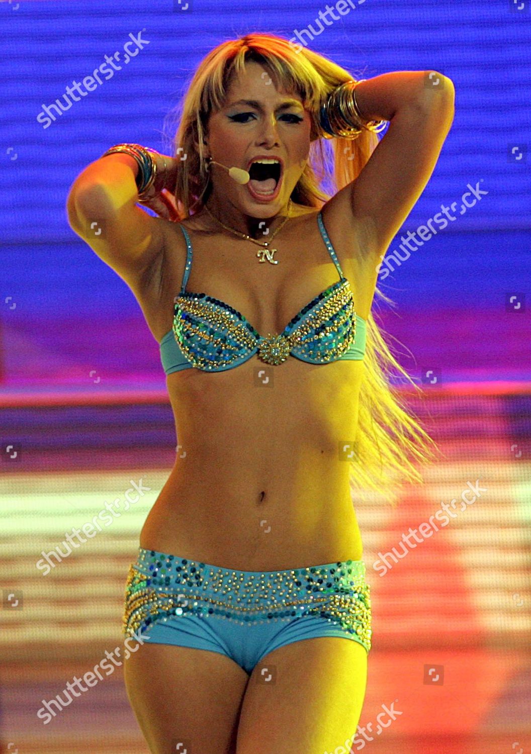 Porno dunyo topless Rus porno ona cum ichida