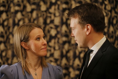 Porno Liza Enn rus tiliga tarjima qilingan Mashhur qizlar jinsiy aloqa