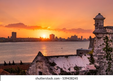 A view of Morro or El Morro Castle (fortress) outside the entrance to Havana Bay in Cuba Stock Photo - Alamy