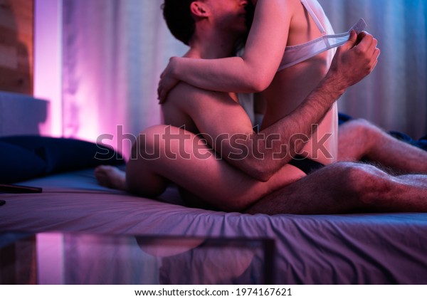 Жас ретро порно Наташа Шеймен жыныстық қатынас