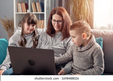 Happy Family Using Laptop Computer Sitting Stock Photo 1698488026 ...