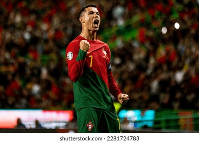 Lisboa (Portugal) - 03 23 2023: Juego de clasificación de la UEFA Euro 2024 entre las selecciones nacionales de Portugal y Liechtenstein; Cristiano Ronaldo celebra después del gol marcado  Foto de contenido editorial de stock