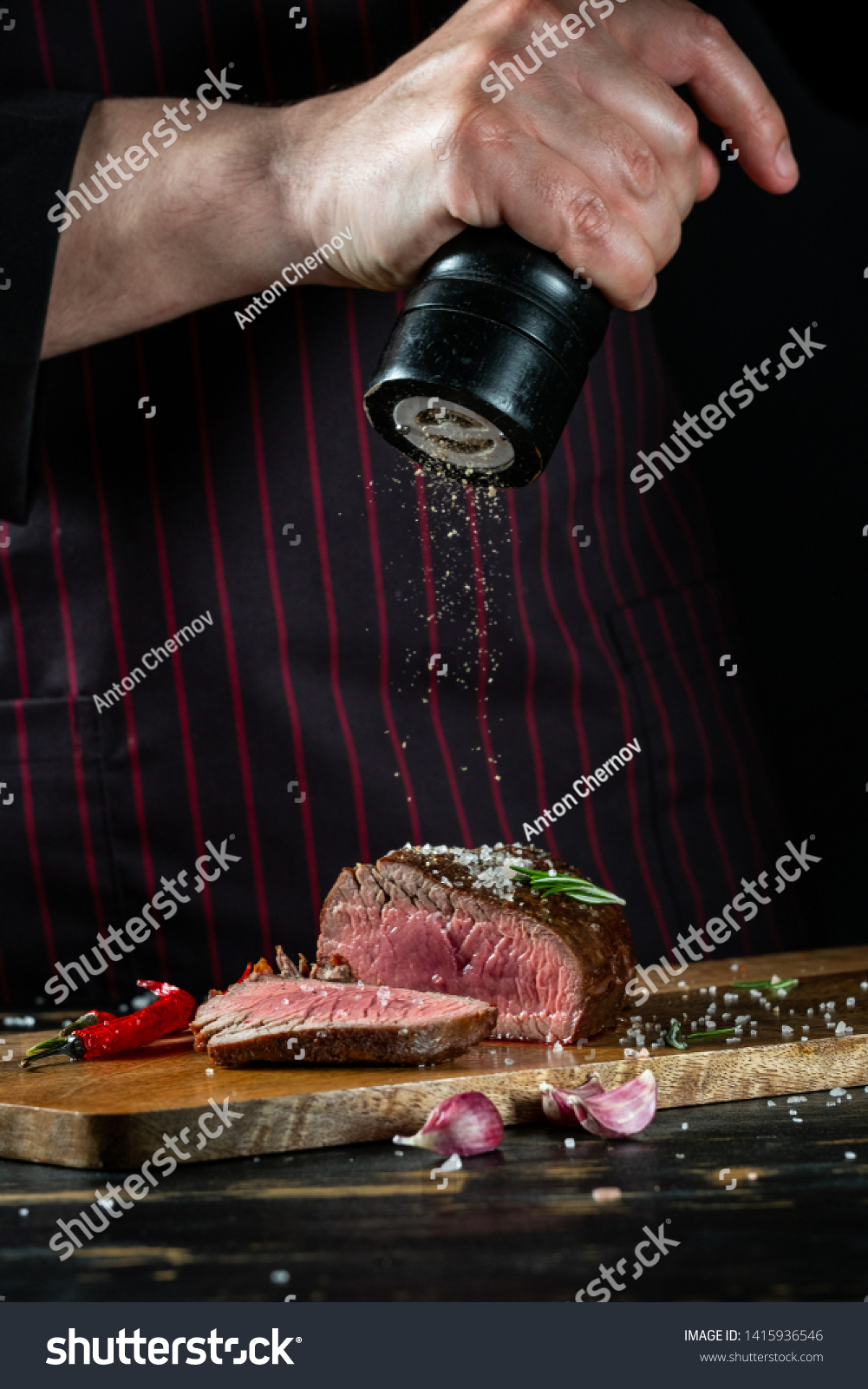 Man Cooking Garlic Pepper Beef Images Browse 648 Stock Photos