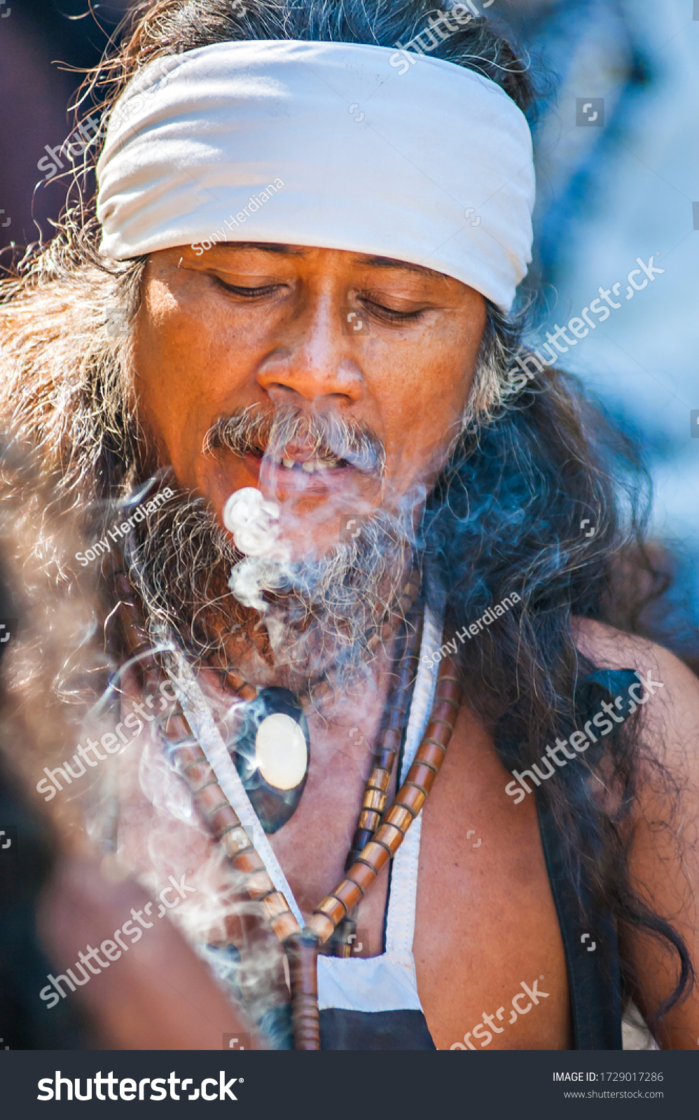 Rus xususiy porno: Dostim va men xotinimni sikdik