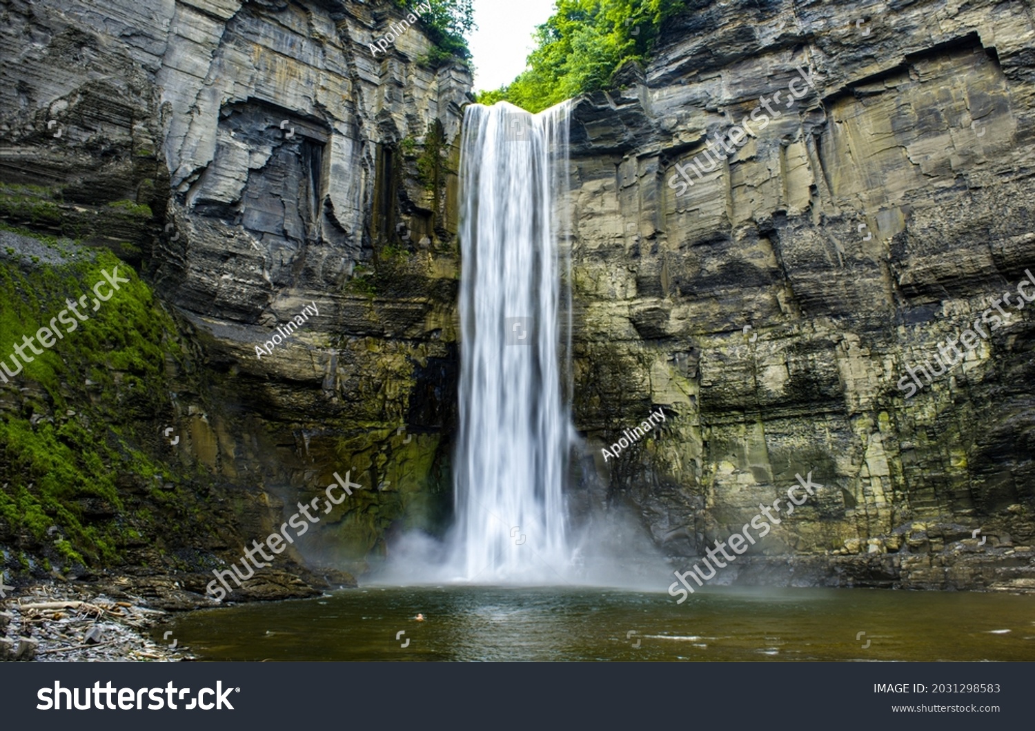 974,906 Waterfall Mountain Images, Stock Photos, 3D objects