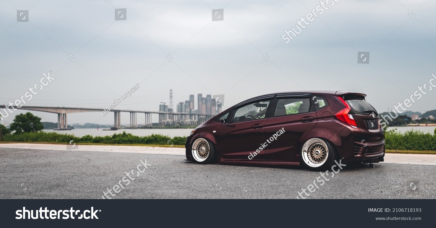 391 Honda Mpv Bilder, Stockfotos und Vektorgrafiken | Shutterstock