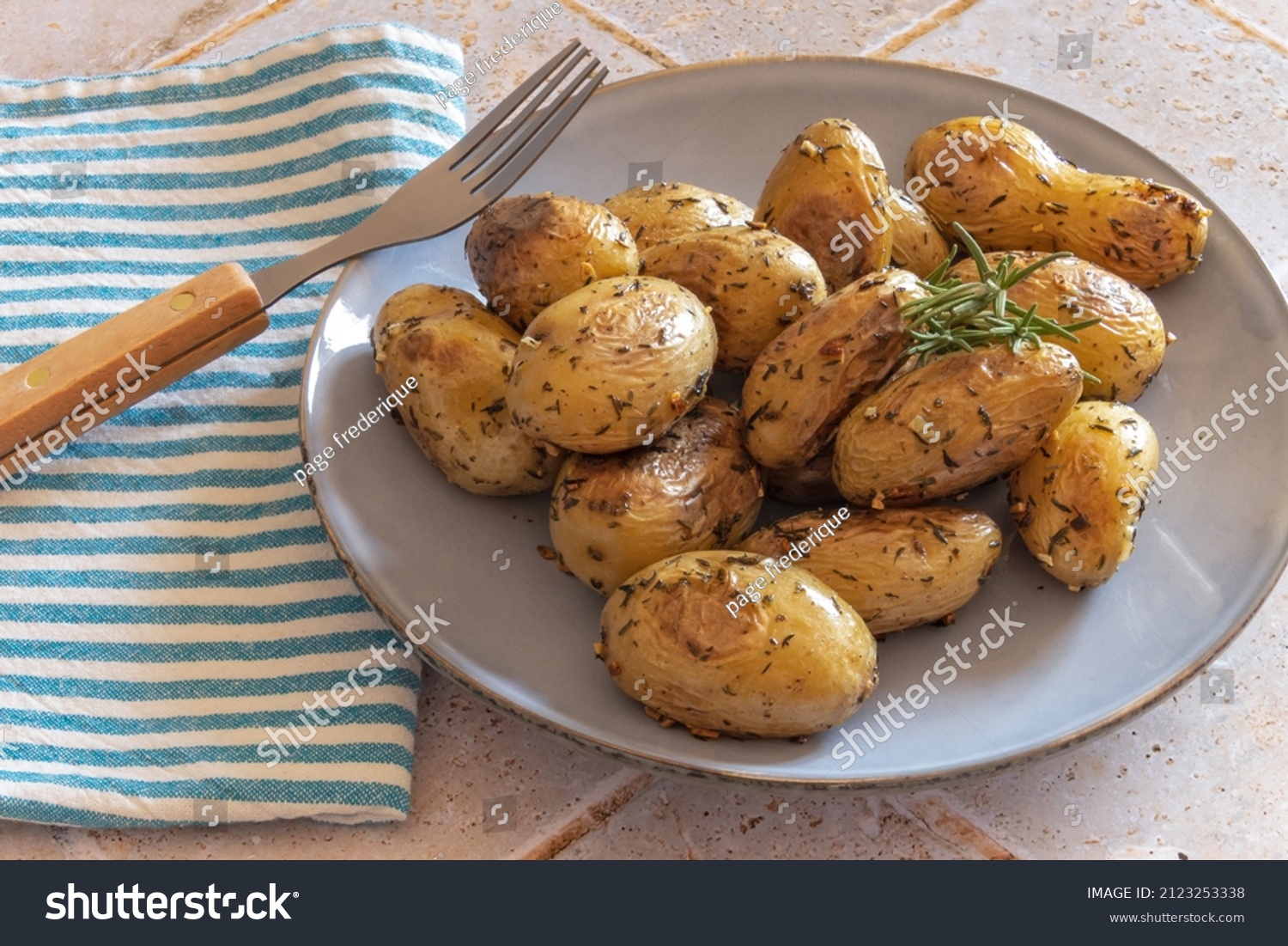 Pomme de terre grenaille : plus de 88 photos de stock libres de droits