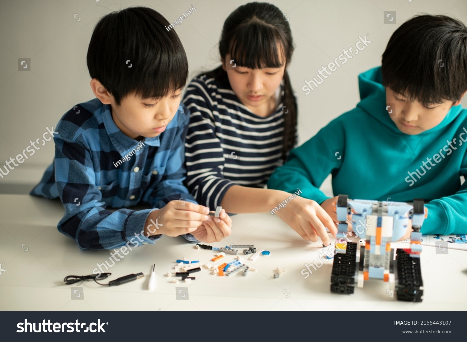 36,949 Programming Children Images, Stock Photos, 3D objects, & Vectors ...