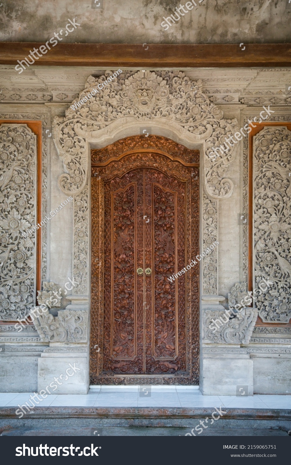 Qora paypoq kiygan uzun oyoqli jozibali porno yulduz Shirin eshak bilan etuk ayol onanizm