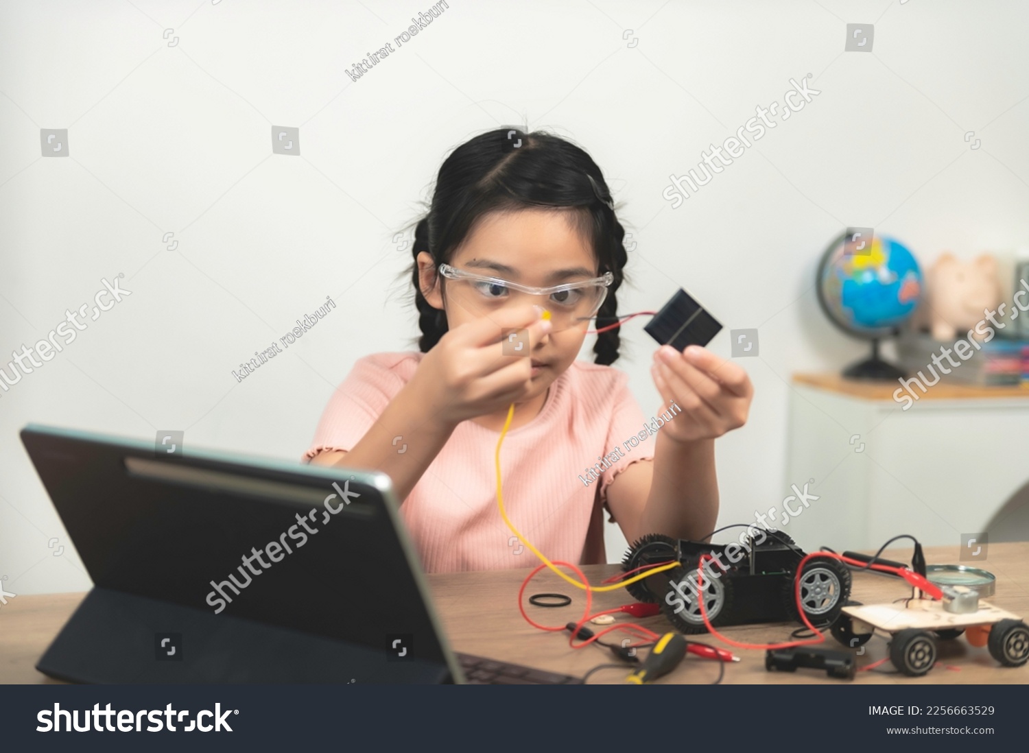 Asian Littlle Girl Constructing Coding Robot Stock Photo 2256663529 ...