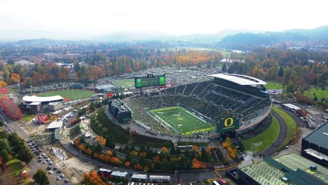 Revealing Oregon Autzen Stadium in Eugene before a football game 30.10.2021. Flying out. Editorial Stock Video